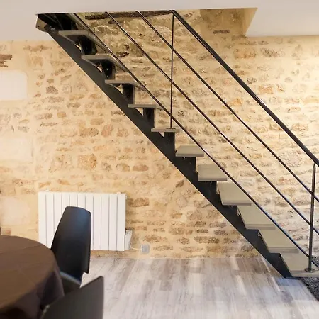 Jolie Petite Maison En Pierre Montamisé
