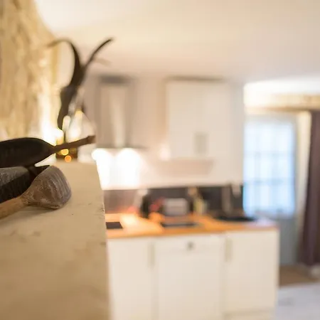 Jolie Petite Maison En Pierre Nyaraló *