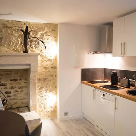 Nyaraló Jolie Petite Maison En Pierre Montamisé