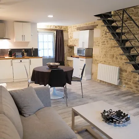 Jolie Petite Maison En Pierre Montamisé
