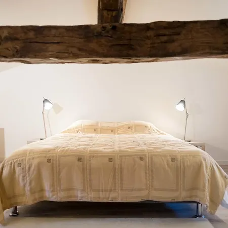 Nyaraló Jolie Petite Maison En Pierre Montamisé