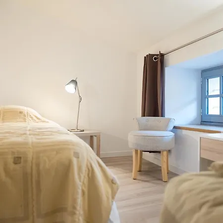 Jolie Petite Maison En Pierre Nyaraló Montamisé
